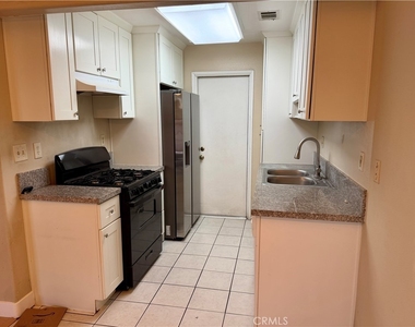 1371 S Park Avenue - Photo Thumbnail 5