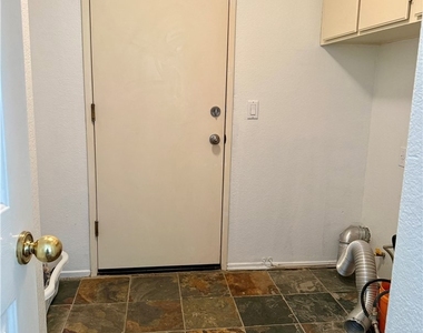 27577 Echo Canyon Court - Photo Thumbnail 4