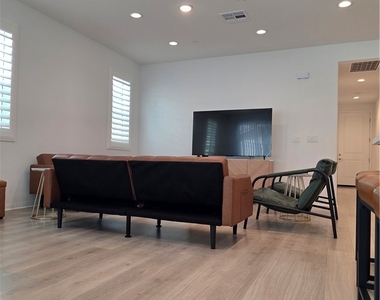 24115 Hillcrest - Photo Thumbnail 7