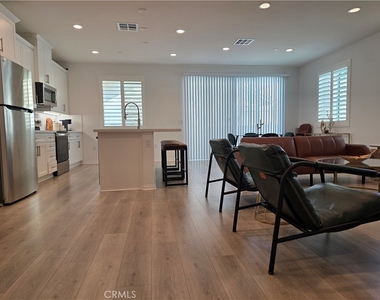 24115 Hillcrest - Photo Thumbnail 2