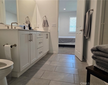 24115 Hillcrest - Photo Thumbnail 10