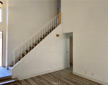 1031 S Palmetto Avenue - Photo Thumbnail 5