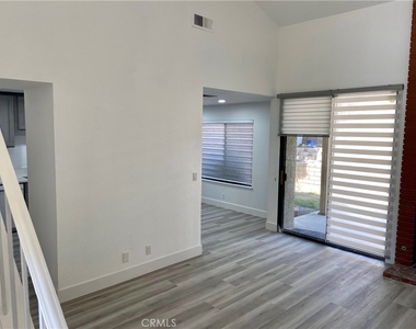 1031 S Palmetto Avenue - Photo Thumbnail 2