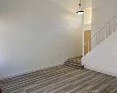 1031 S Palmetto Avenue - Photo Thumbnail 6