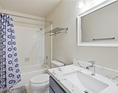 25972 Hinckley - Photo Thumbnail 26