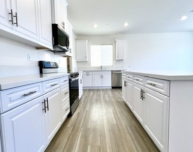 9698 Babaco Street - Photo Thumbnail 3