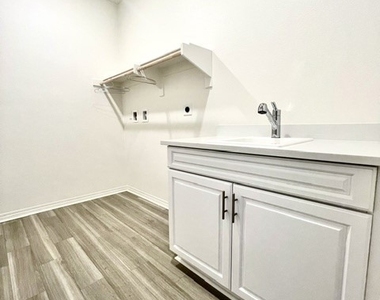 9698 Babaco Street - Photo Thumbnail 20