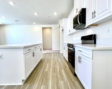 9698 Babaco Street - Photo Thumbnail 5