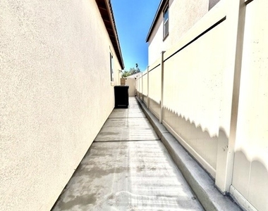 9698 Babaco Street - Photo Thumbnail 21