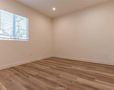 12942 Oberlin St - Photo Thumbnail 10
