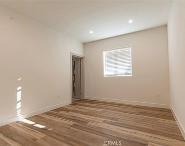 12942 Oberlin St - Photo Thumbnail 7