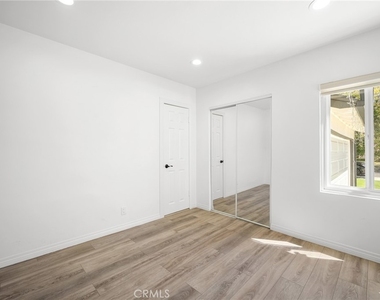 11007 Collett - Photo Thumbnail 17