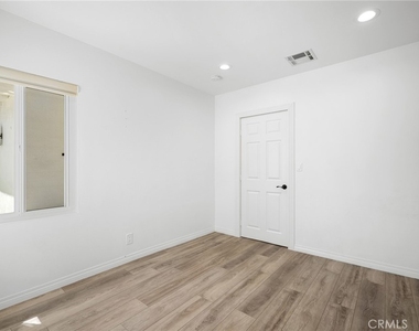 11007 Collett - Photo Thumbnail 18