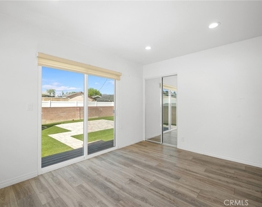 11007 Collett - Photo Thumbnail 14