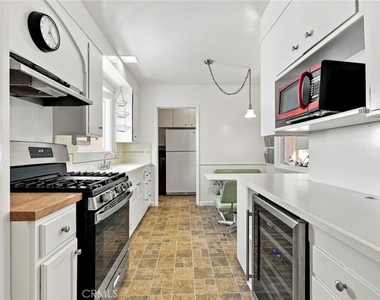 1105 Graynold - Photo Thumbnail 7