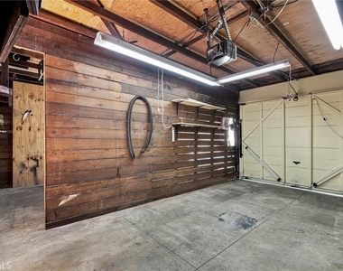 1105 Graynold - Photo Thumbnail 25