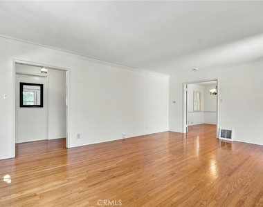 1105 Graynold - Photo Thumbnail 3