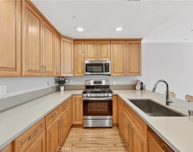 16408 Valencia Avenue - Photo Thumbnail 8