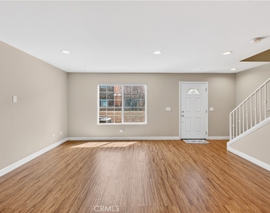16408 Valencia Avenue - Photo Thumbnail 6