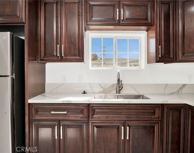 2239 W Lincoln Street - Photo Thumbnail 10