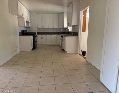 541 E Merced - Photo Thumbnail 5