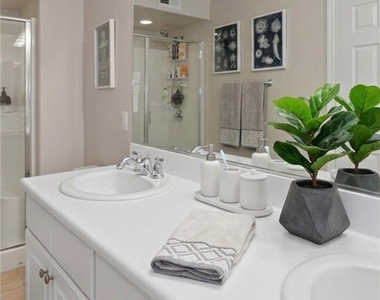 15901 Fountain - Photo Thumbnail 3