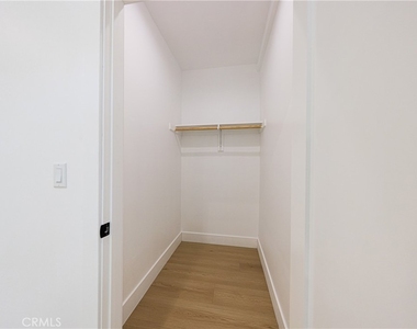 1015 S. Citrus Avenue - Photo Thumbnail 27