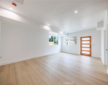 1015 S. Citrus Avenue - Photo Thumbnail 19