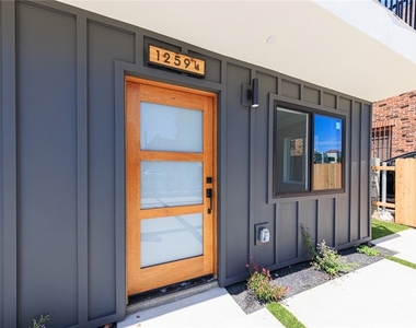 1261 S Longwood Avenue - Photo Thumbnail 6