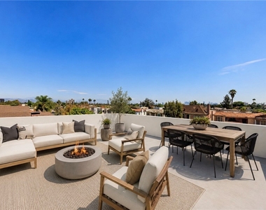 1261 S Longwood Avenue - Photo Thumbnail 6