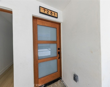 1261 S Longwood Avenue - Photo Thumbnail 6