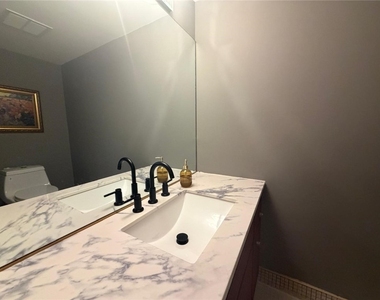 740 W Huntington Drive - Photo Thumbnail 9