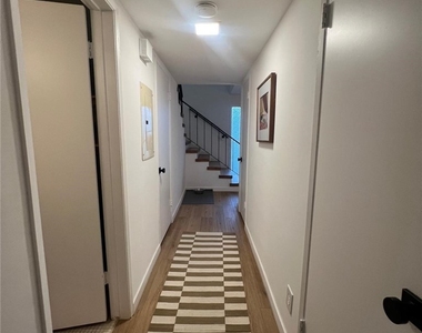 740 W Huntington Drive - Photo Thumbnail 8