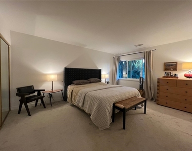 740 W Huntington Drive - Photo Thumbnail 11