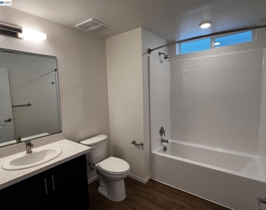 218 Church St - Photo Thumbnail 11