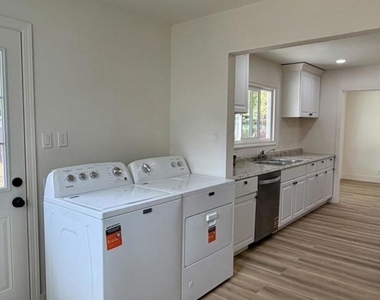 230 Cleaveland Rd - Photo Thumbnail 9