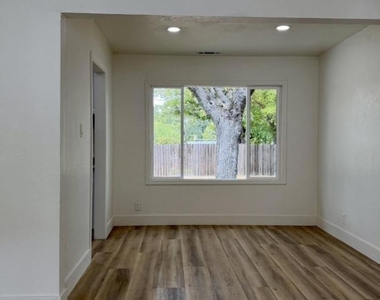 230 Cleaveland Rd - Photo Thumbnail 6