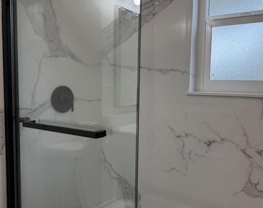 230 Cleaveland Rd - Photo Thumbnail 11