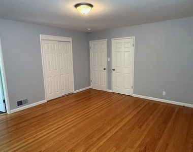 6225 Plymouth Ave - Photo Thumbnail 23