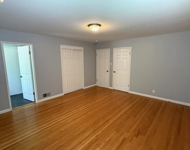 6225 Plymouth Ave - Photo Thumbnail 24