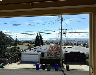 6225 Plymouth Ave - Photo Thumbnail 2
