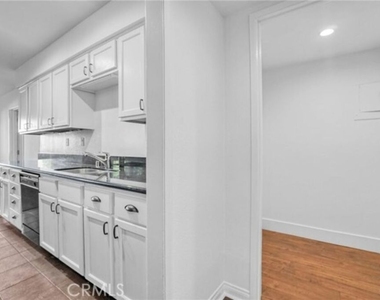 5003 Tilden Avenue - Photo Thumbnail 2