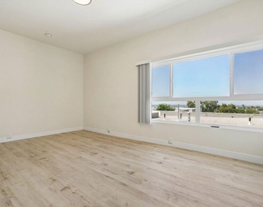 13716 Penn Street - Photo Thumbnail 45
