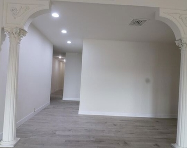 13716 Penn Street - Photo Thumbnail 14