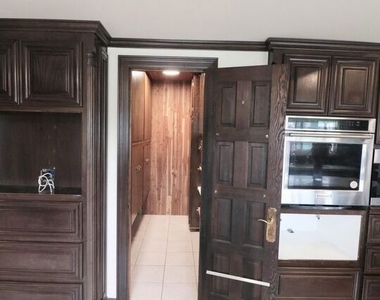 13716 Penn Street - Photo Thumbnail 4