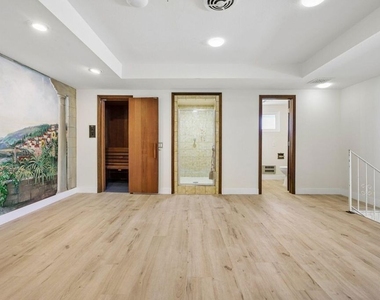 13716 Penn Street - Photo Thumbnail 42