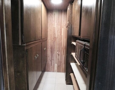 13716 Penn Street - Photo Thumbnail 6