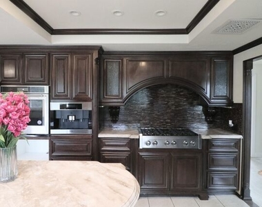 13716 Penn Street - Photo Thumbnail 3
