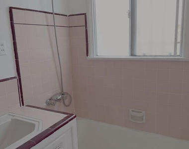 5951 Carlton Way - Photo Thumbnail 9