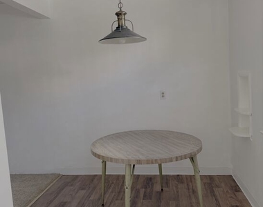 5951 Carlton Way - Photo Thumbnail 2